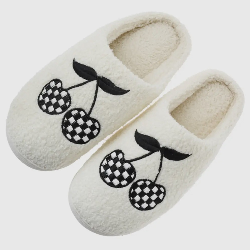 86R. Cozy Slippers - Picture 5 of 6